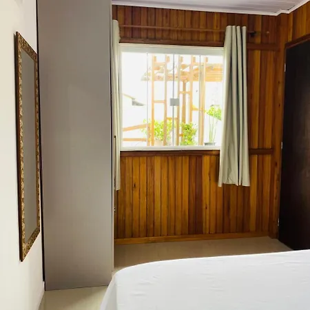 Residencial Com Piscina Possui Jacuzzi Aquecida Com Hidromassagem Villa Bombinhas Exterior photo