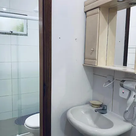 Residencial Com Piscina Possui Jacuzzi Aquecida Com Hidromassagem Villa Bombinhas Exterior photo