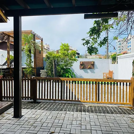 Residencial Com Piscina Possui Jacuzzi Aquecida Com Hidromassagem Villa Bombinhas Exterior photo