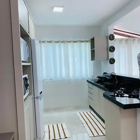 Residencial Com Piscina Possui Jacuzzi Aquecida Com Hidromassagem Villa Bombinhas Exterior photo