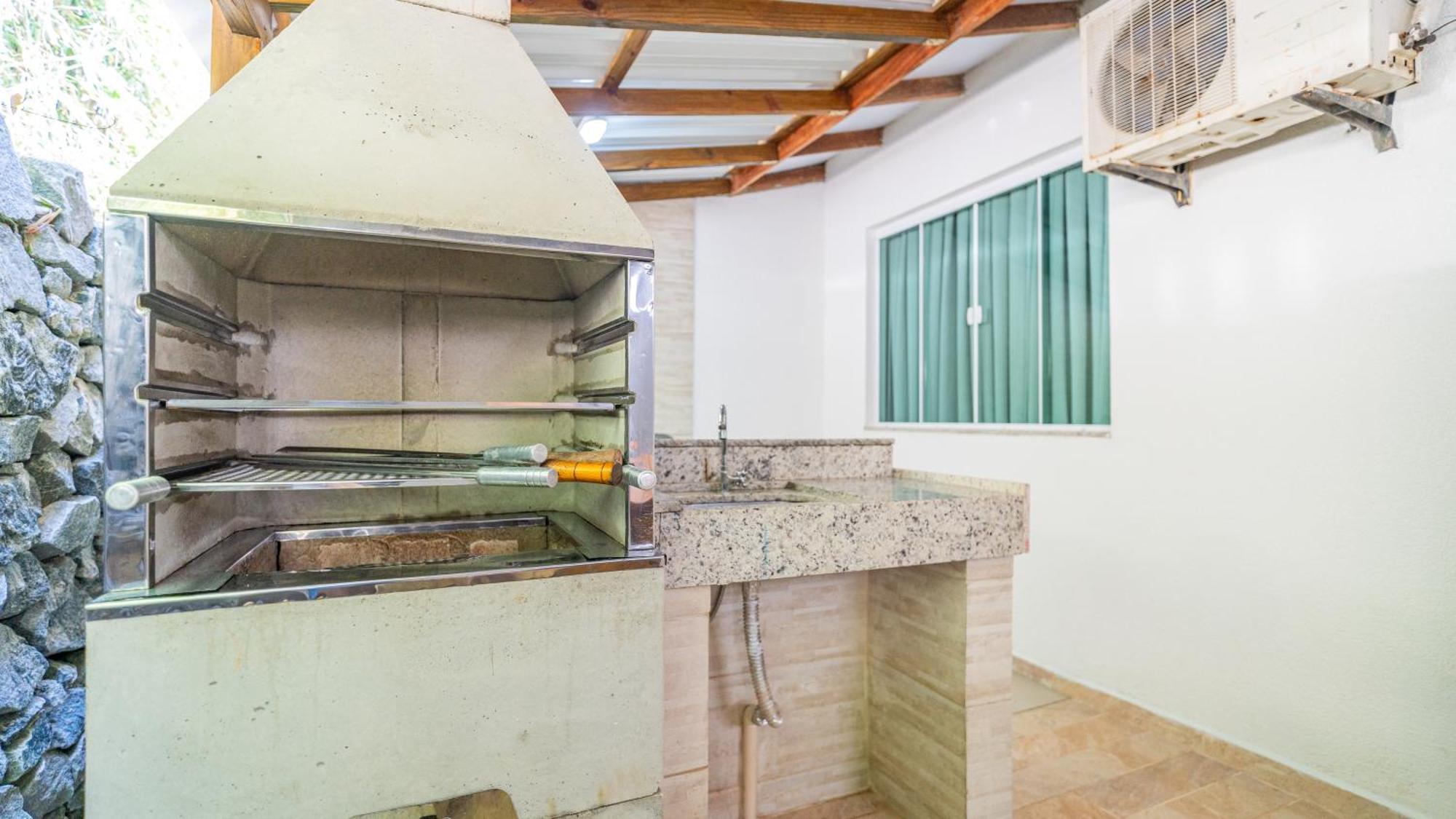 Holiday home Residencial Com Piscina Possui Jacuzzi Aquecida Com Hidromassagem *