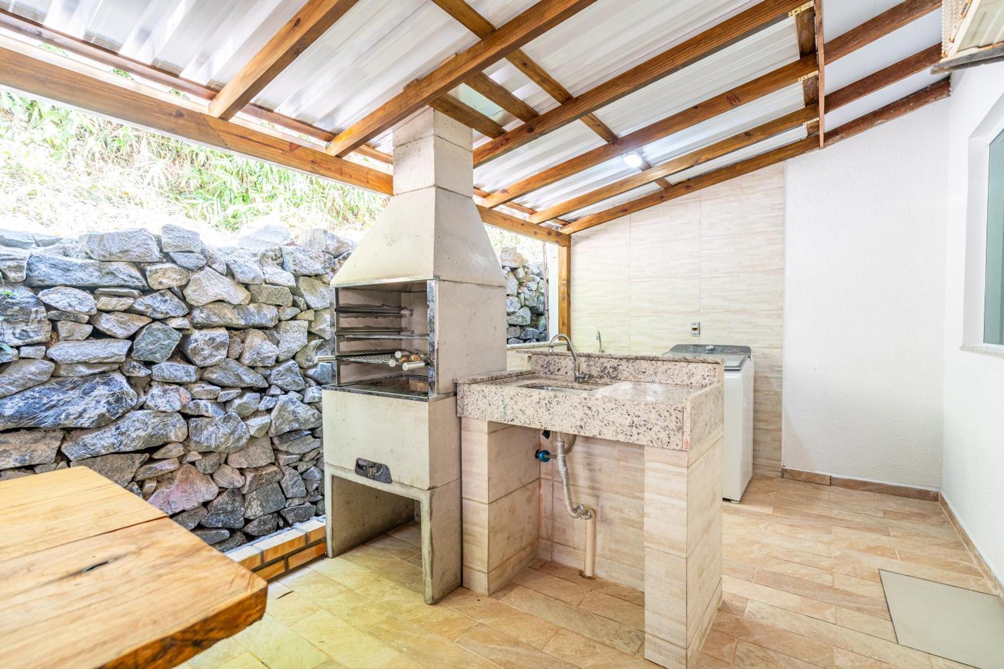 Holiday home Residencial Com Piscina Possui Jacuzzi Aquecida Com Hidromassagem Bombinhas
