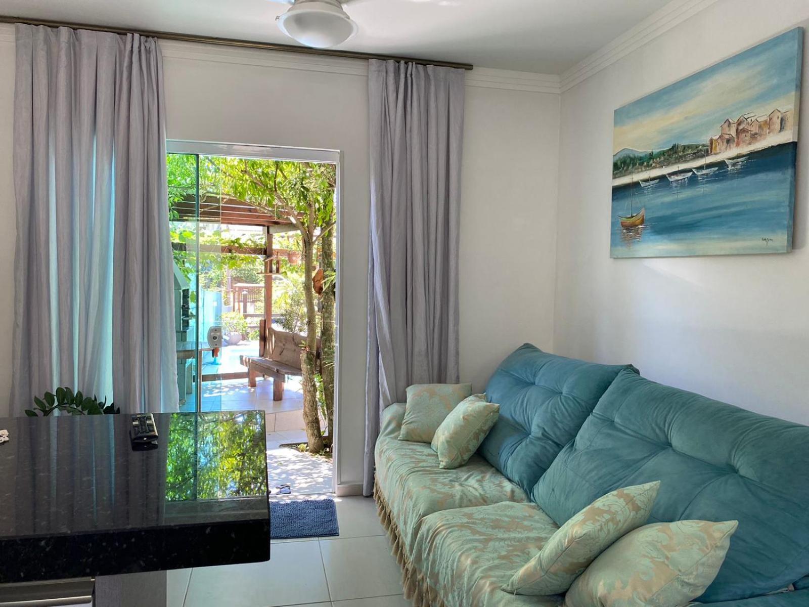Residencial Com Piscina Possui Jacuzzi Aquecida Com Hidromassagem * Bombinhas