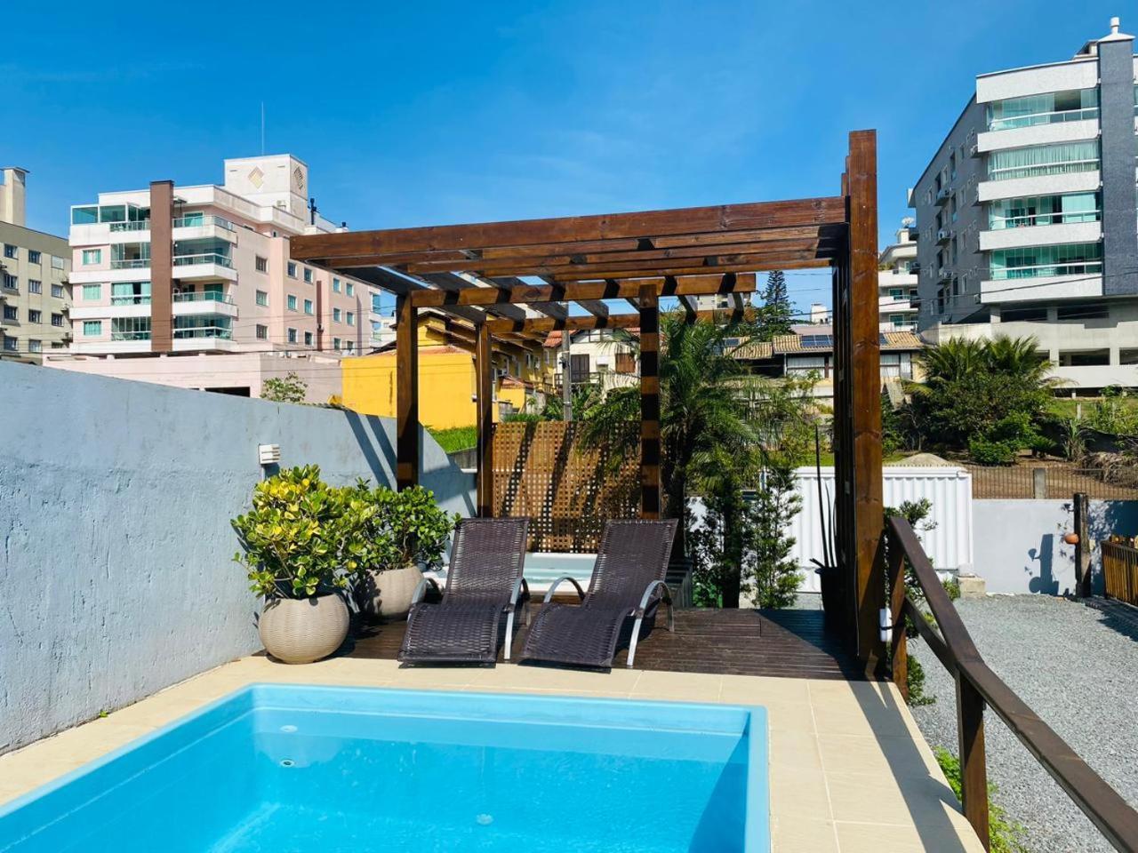 Holiday home Residencial Com Piscina Possui Jacuzzi Aquecida Com Hidromassagem