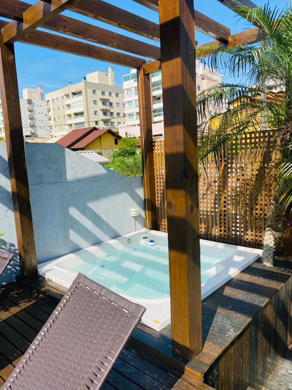 Residencial Com Piscina Possui Jacuzzi Aquecida Com Hidromassagem Holiday home *