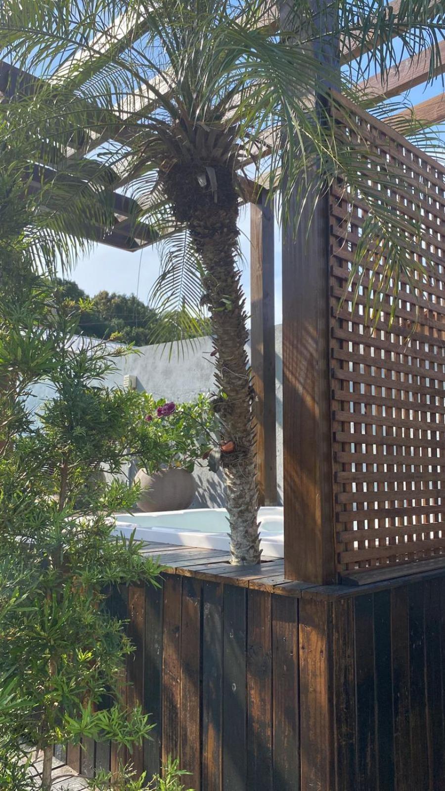 Residencial Com Piscina Possui Jacuzzi Aquecida Com Hidromassagem *
