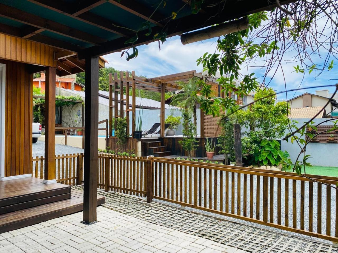 Residencial Com Piscina Possui Jacuzzi Aquecida Com Hidromassagem Сasa de vacaciones Bombinhas