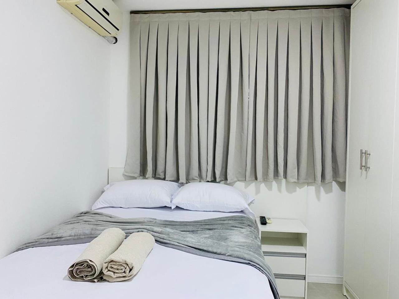 Residencial Com Piscina Possui Jacuzzi Aquecida Com Hidromassagem Bombinhas