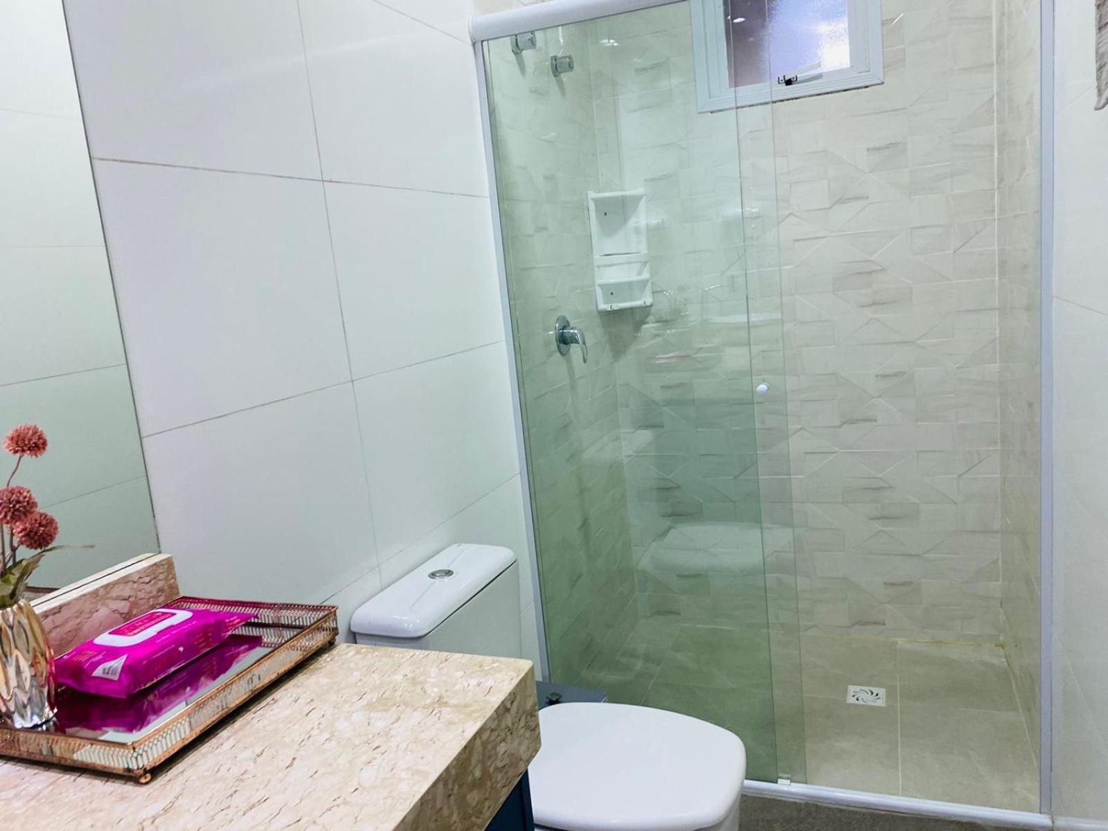 Residencial Com Piscina Possui Jacuzzi Aquecida Com Hidromassagem * Bombinhas